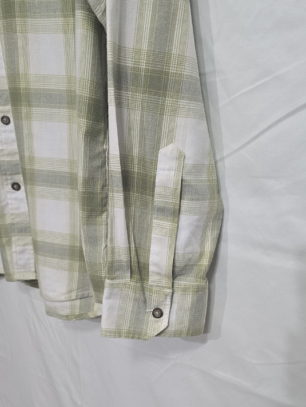 Wrangler Men's Lg Green White Plaid Button Down Shirt Chest Pockets Logo - Picture 6 of 10